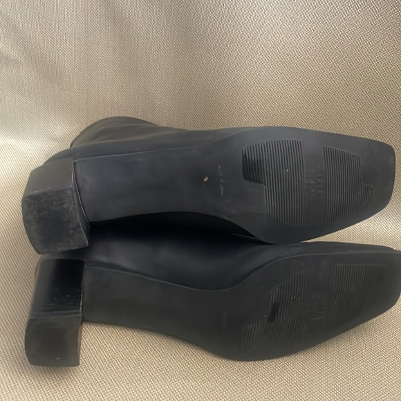Stuart Weitzman Black Heeled Booties Size 10 AA - Picture 9 of 13